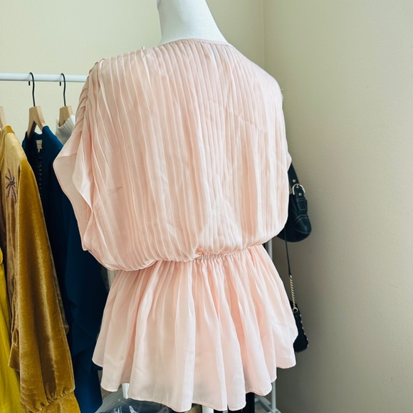 Elizabeth and James | Pale Pink Peplum pleated blouse vintage sz XS - Picture 4 of 16